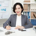 小王 – 職位：財務經理